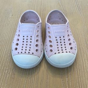 Gently worn TODDLER GIRL Native- light pink- size 4